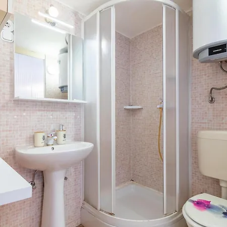 בית נופש House With A Parking Space Pag - 19852 פג